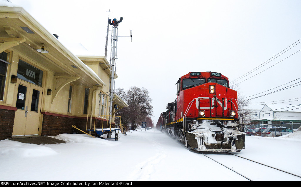 CN 2625 leads 403